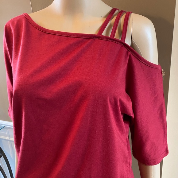 Last One! Price Drop! Red Off the Shoulder Top - Picture 7 of 7